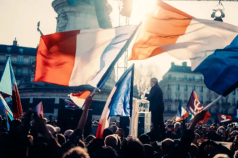 Du Front de gauche aux hologrammes : Mélenchon, l'habitué des campagnes