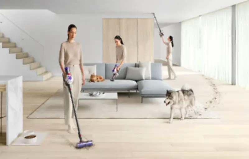 Dyson V8 à 249 € : l'aspirateur balai léger et puissant en promo