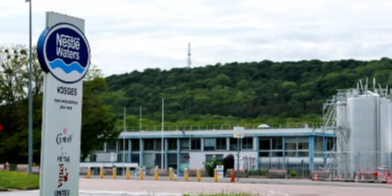 Eaux minérales : Bonneval saisit la justice contre Perrier, Contrex et Vittel