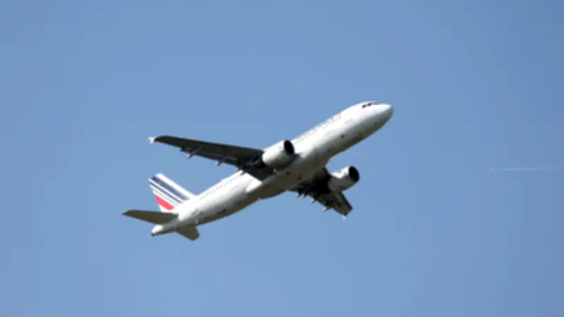 Ebola : vol Air France Paris-Détroit dérouté à Montréal pour un passager congolais