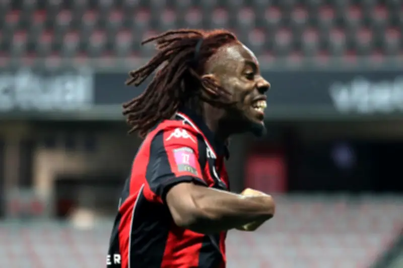 Elye Wahi sauve l'OGC Nice de la relégation avec un doublé crucial