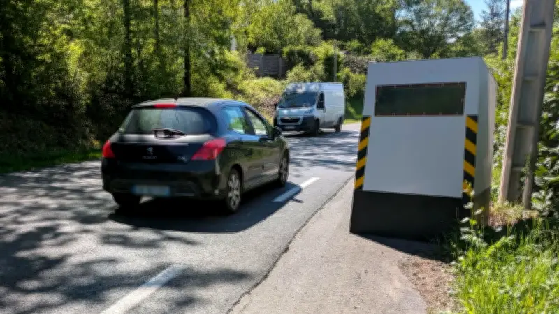 En Corrèze, un maire fabrique deux faux radars et ça marche !