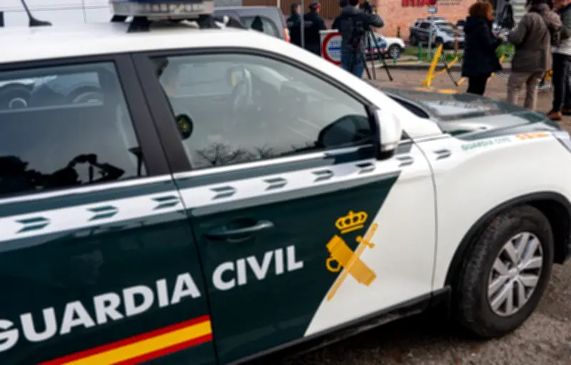 Espagne : une fillette de deux ans oubliée dans une voiture par son père