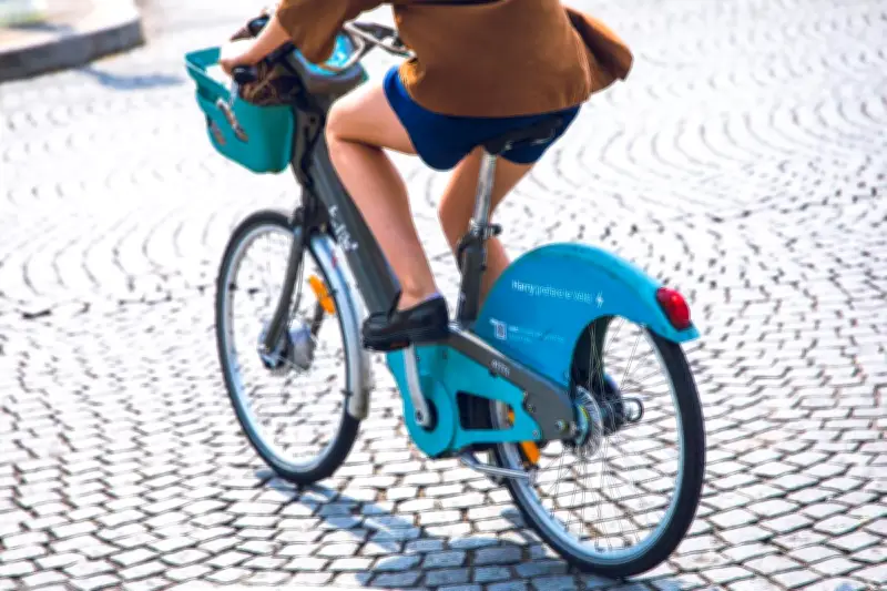 Et si on laissait les femmes pédaler tranquilles sur leur vélo ?
