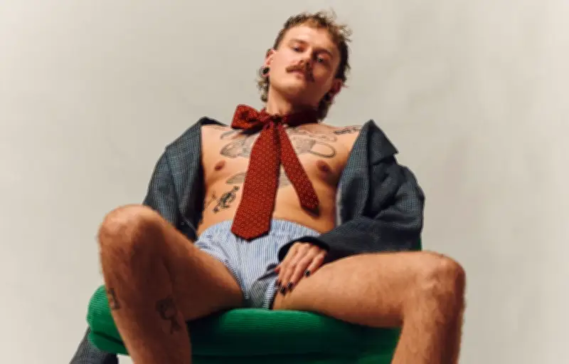 Eurovision 2025 : Jonas Lovv trop sexy, l'UER lui demande de calmer le jeu