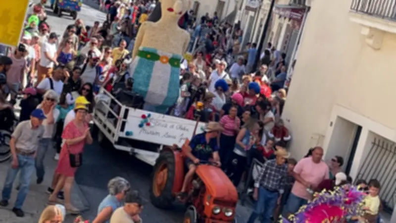 Fabrègues : chars et danseuses animent le carnaval sous le soleil