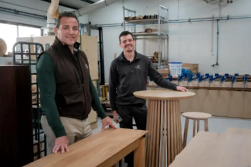 Face à la crise du vin, le tonnelier Vicard se lance dans le mobilier design