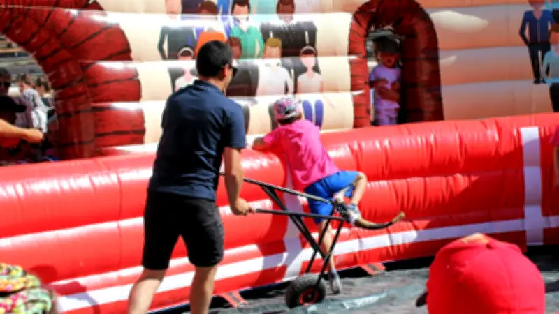 Feria de Nîmes 2026 : les pitchouns inaugurent la fête dans les arènes