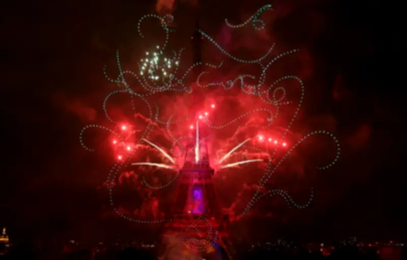 Feu d'artifice du 14 juillet décalé au 13 pour commémorer Nice
