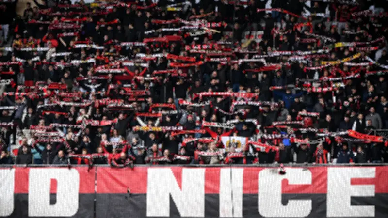 Finale Coupe de France : hommage aux 86 victimes à la 86e minute