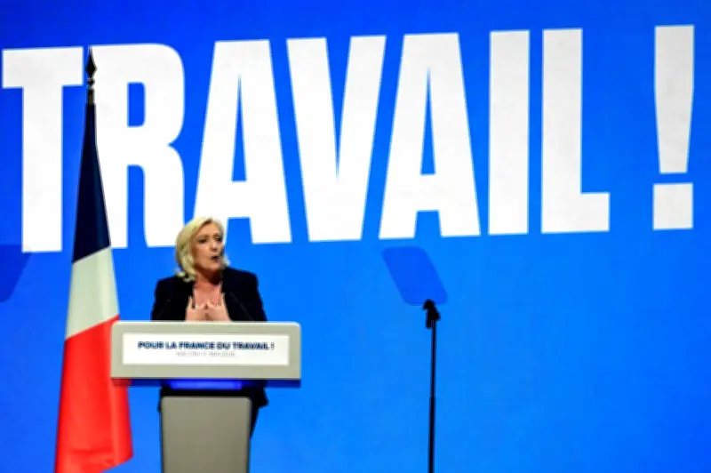 Financement des campagnes : le président de la FBF propose une garantie de l'État