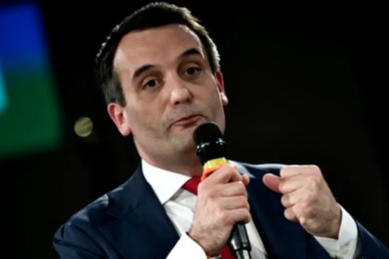 Florian Philippot candidat à la présidentielle de 2027, prêt à se retirer pour de Villiers