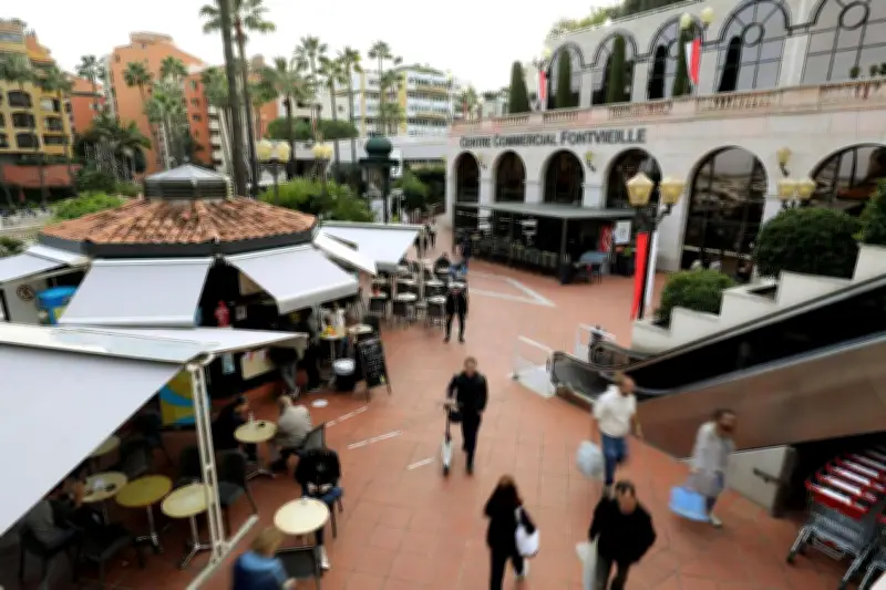 Fontvieille : embellissement du centre commercial avant restructuration