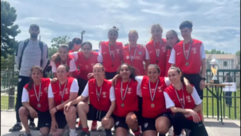 Football : Les féminines du All five académie tombent la tête haute en finale