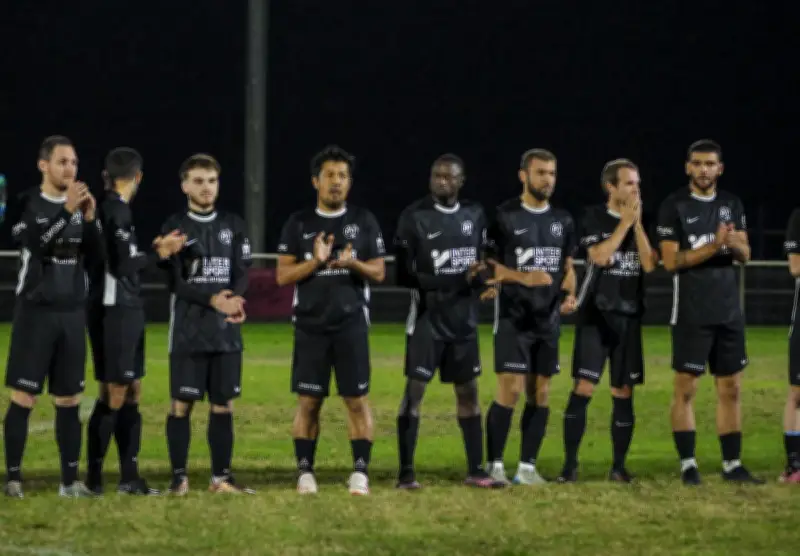 Football : l'ES Montoise se maintient en R2, Doazit relégué en R3