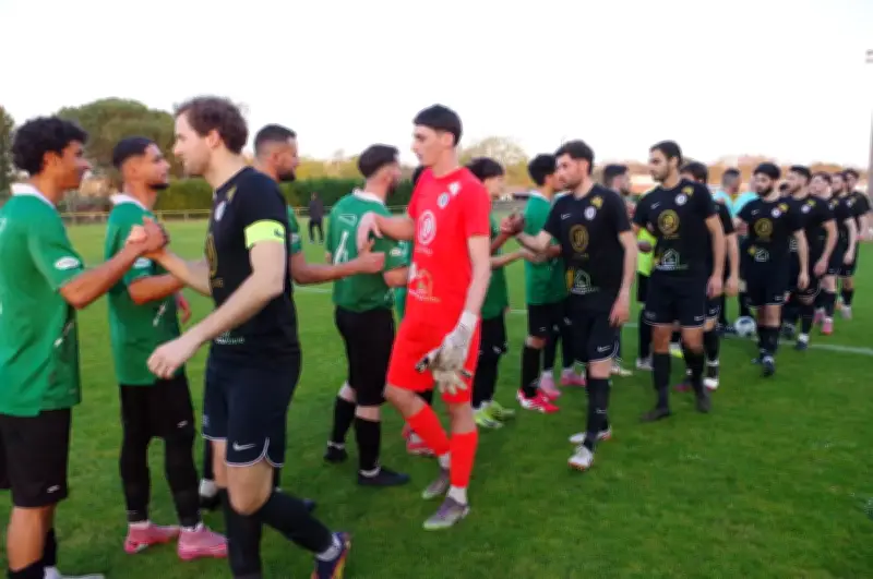 Football régional : enjeux opposés pour les clubs médocains