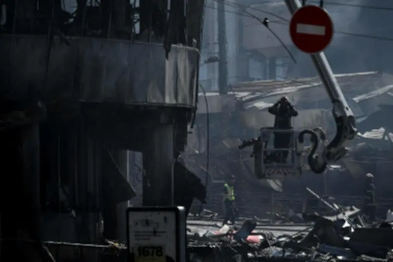 Frappes russes massives sur Kiev : au moins 4 morts et 100 blessés