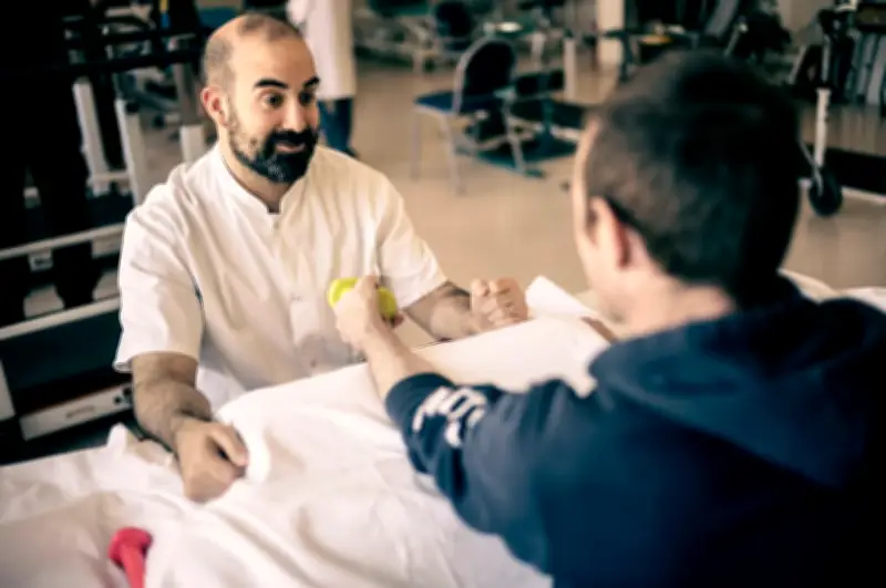 À Fresnes, l'hôpital pénitentiaire soigne les détenus dans un autre monde