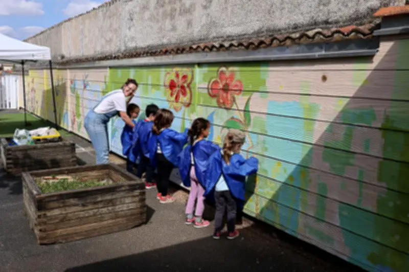 Fresque collaborative à l'école maternelle du Nouveau Monde