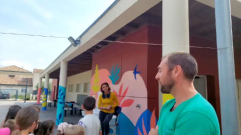 Fresques collaboratives au centre de loisirs de Nébian