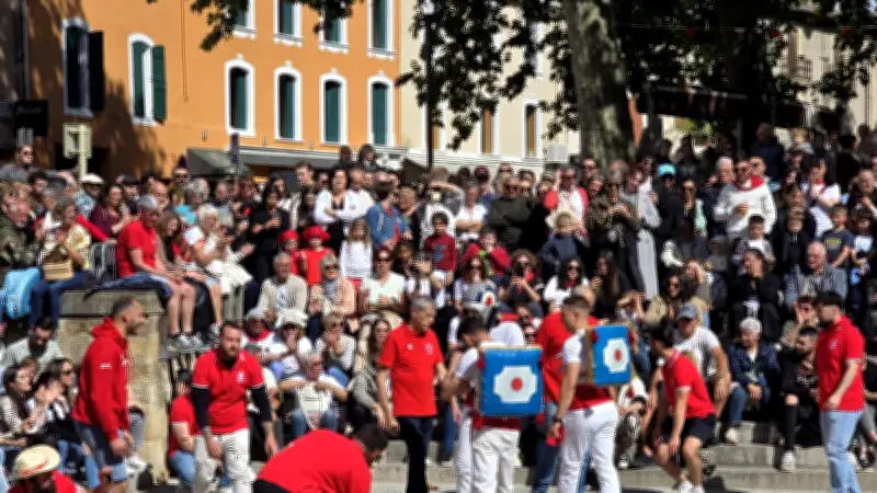 Fête de l'Ascension à Gignac : âne totémique et Senibelet en fête