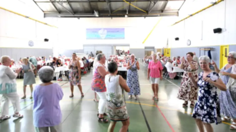 Fête des mères en chansons et danses à Portiragnes