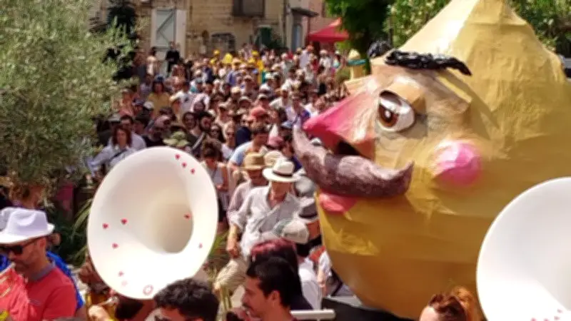 Fête du Pois Chiche déjantée dans le Gard : Bébés Péteurs et Banda Brutti