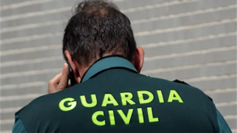 Fusillade en Espagne : le tireur arrêté, ses parents tués, son bébé blessé