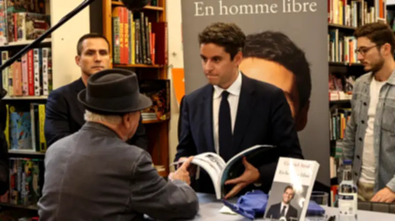 Gabriel Attal en dédicace à Bordeaux : une foule de 300 personnes à la librairie Mollat