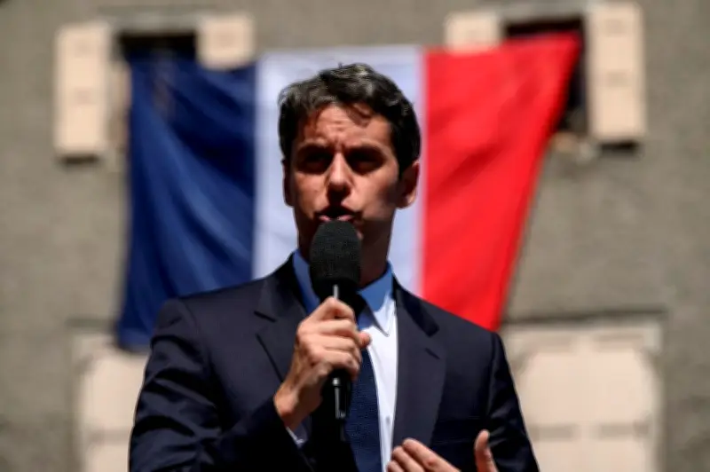 Gabriel Attal officialise sa candidature à l'élection présidentielle