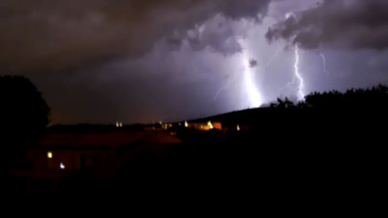 Gard en vigilance modérée pour orages ce dimanche soir