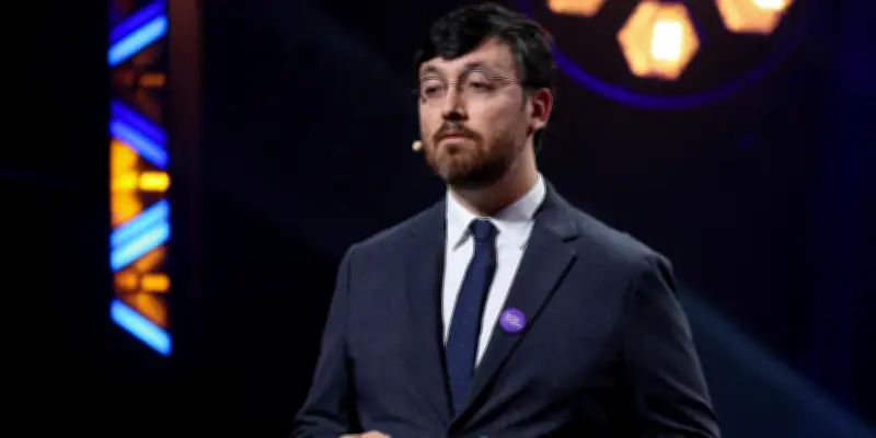 Gaëtan Bruel regrette la décision de Maxime Saada contre Bolloré