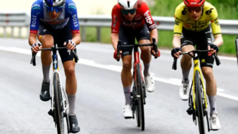 Giro 2026 : chute collective, attaque de Vingegaard et vainqueur surprise