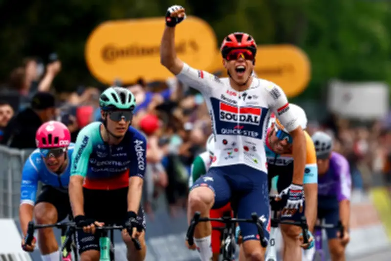 Giro 2026 : Paul Magnier remporte la 1re étape marquée par une chute
