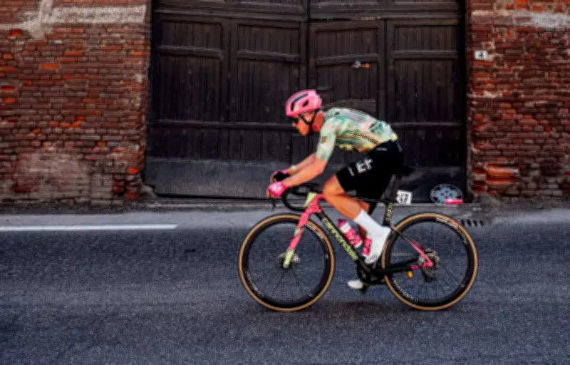Giro 2026 : Valgren s'impose à Andalo, Vingegaard garde le rose