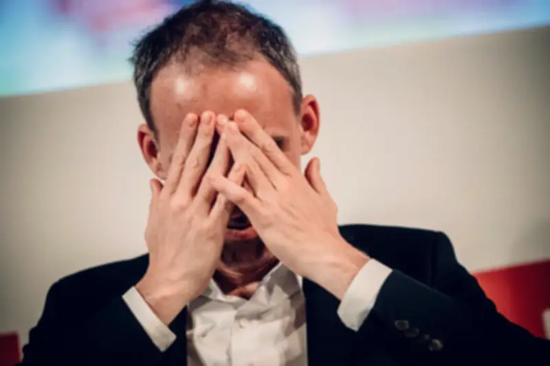 Glucksmann tente de se distancier d'une note stratégique embarrassante