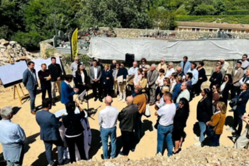 Grasse : pose de la première pierre du futur crématorium