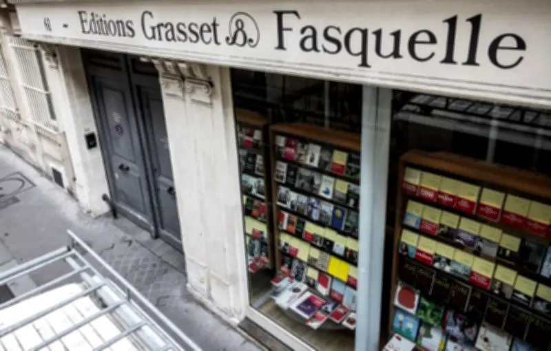 Grasset : des auteurs étrangers rejoignent la fronde contre Bolloré