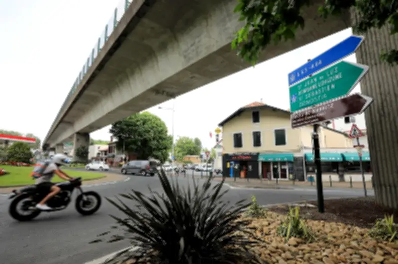 Grave accident de moto à Biarritz : un jeune homme de 29 ans blessé