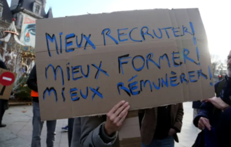 Grève des animateurs dans les écoles parisiennes contre les suspensions