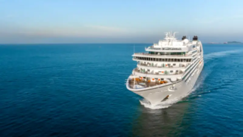 Hantavirus sur un navire de croisière : passagers recherchés, accostage incertain