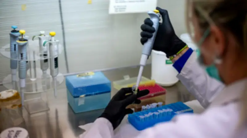 Hantavirus: tous les cas contacts négatifs, Trump en Chine, liste des Bleus