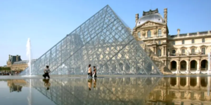 Histoire du musée : de l'Antiquité à nos jours, une invention révolutionnaire