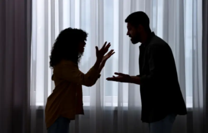 Hobosexuels : l'amour qui squatte votre canapé et votre compte en banque