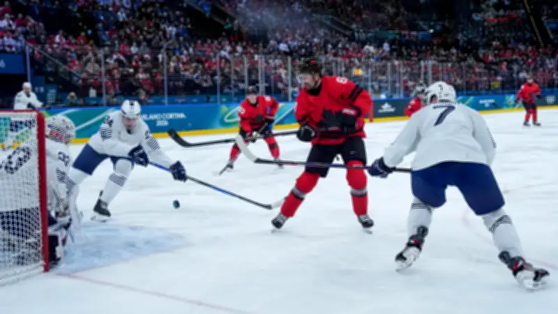 Hockey : France battue 6-1 par le Canada à l'Accor Arena