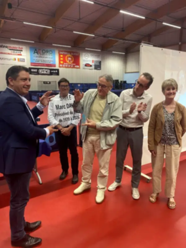 Hommage à Marc David : la salle de tennis de table porte son nom