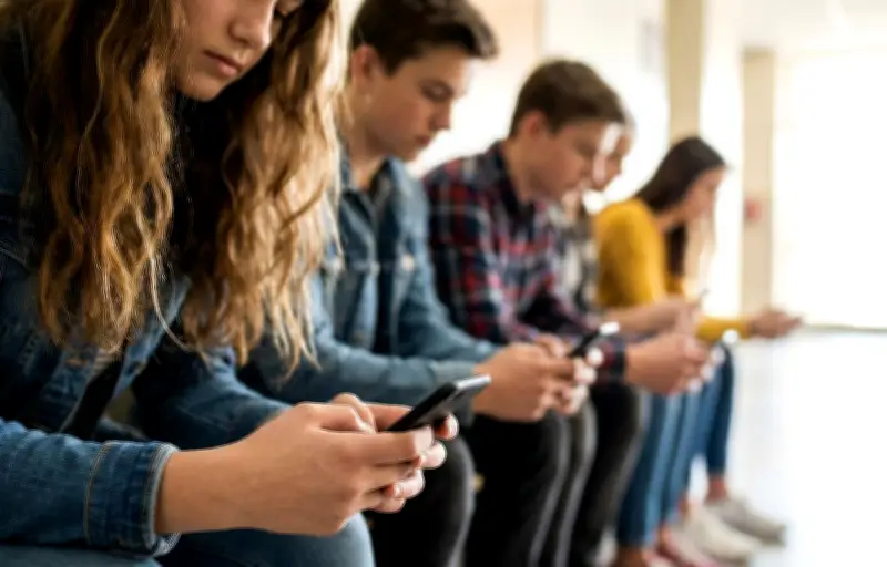 IA confidente des jeunes : 33% la considèrent comme un psy
