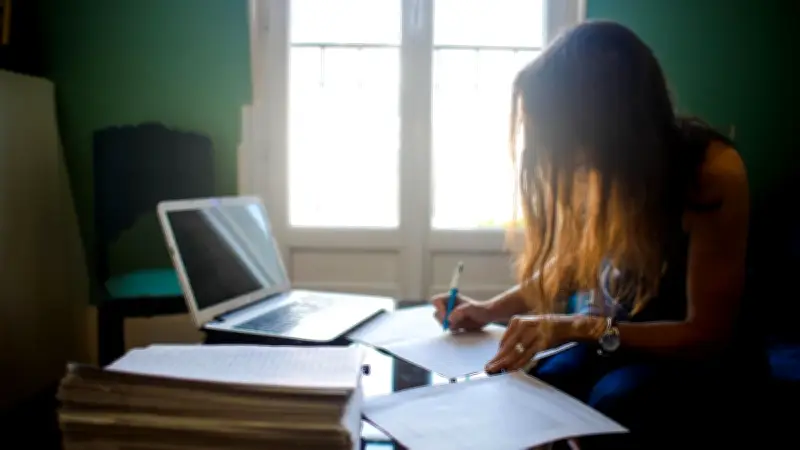 IA en correction de copies : une expérimentation dans 20 lycées franciliens