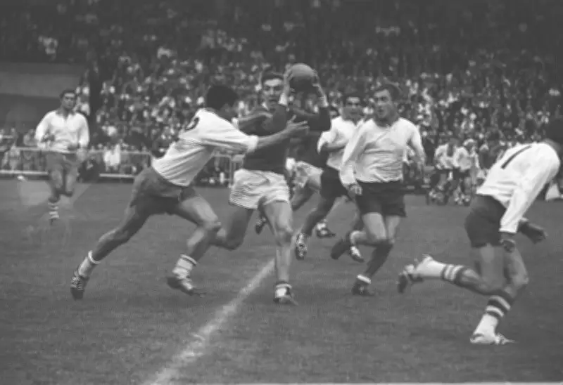 Il y a 58 ans, Agen sacré champion de France de rugby dans une finale houleuse