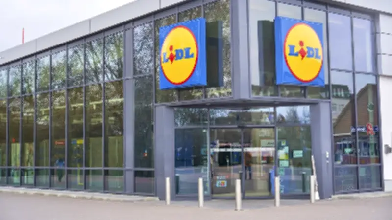 Incendie chez Lidl à Die : 400 m² de réserve détruits, toiture effondrée